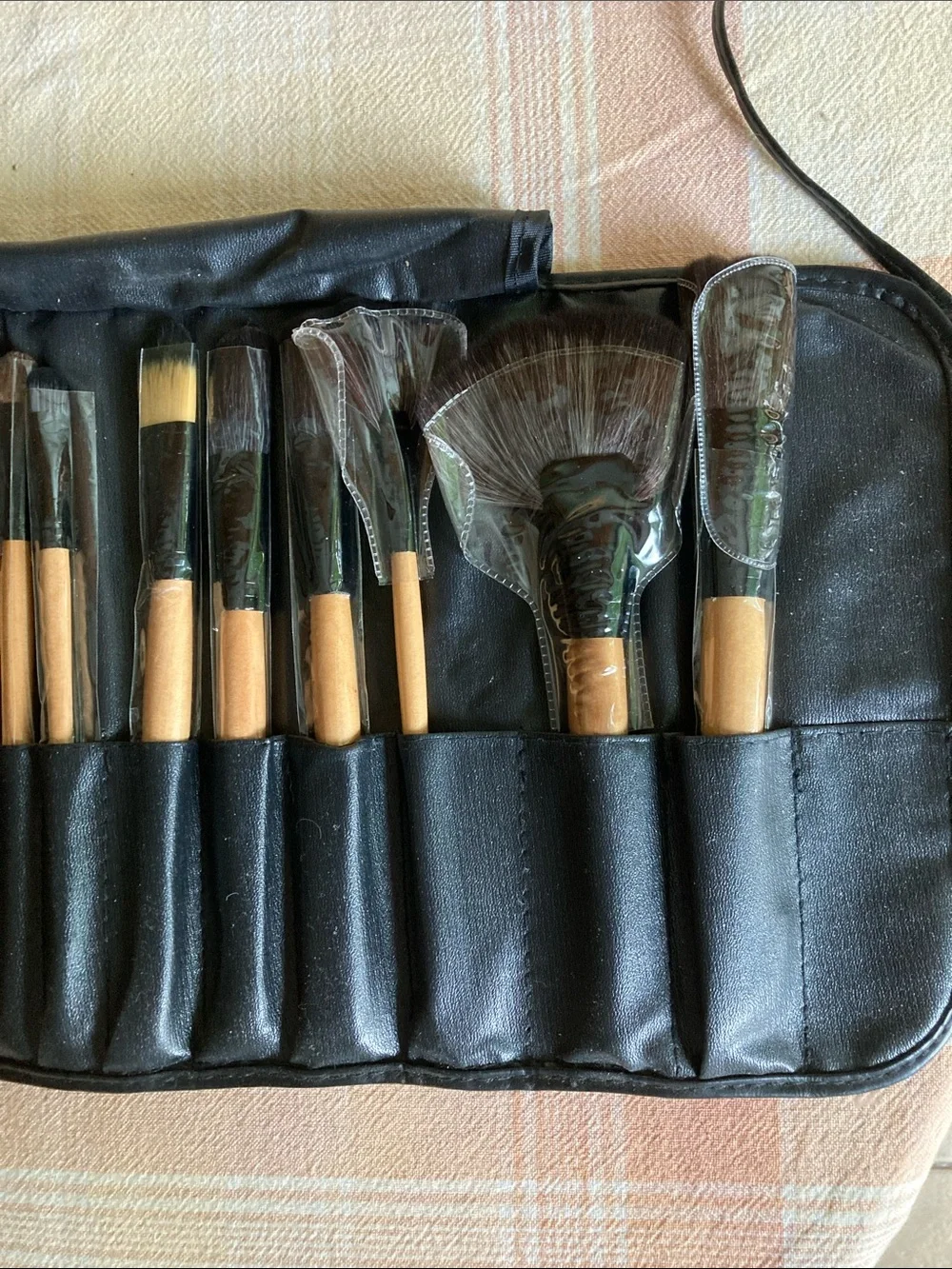 Black Roll-Up Makeup Brush Holder with 24 brushes
